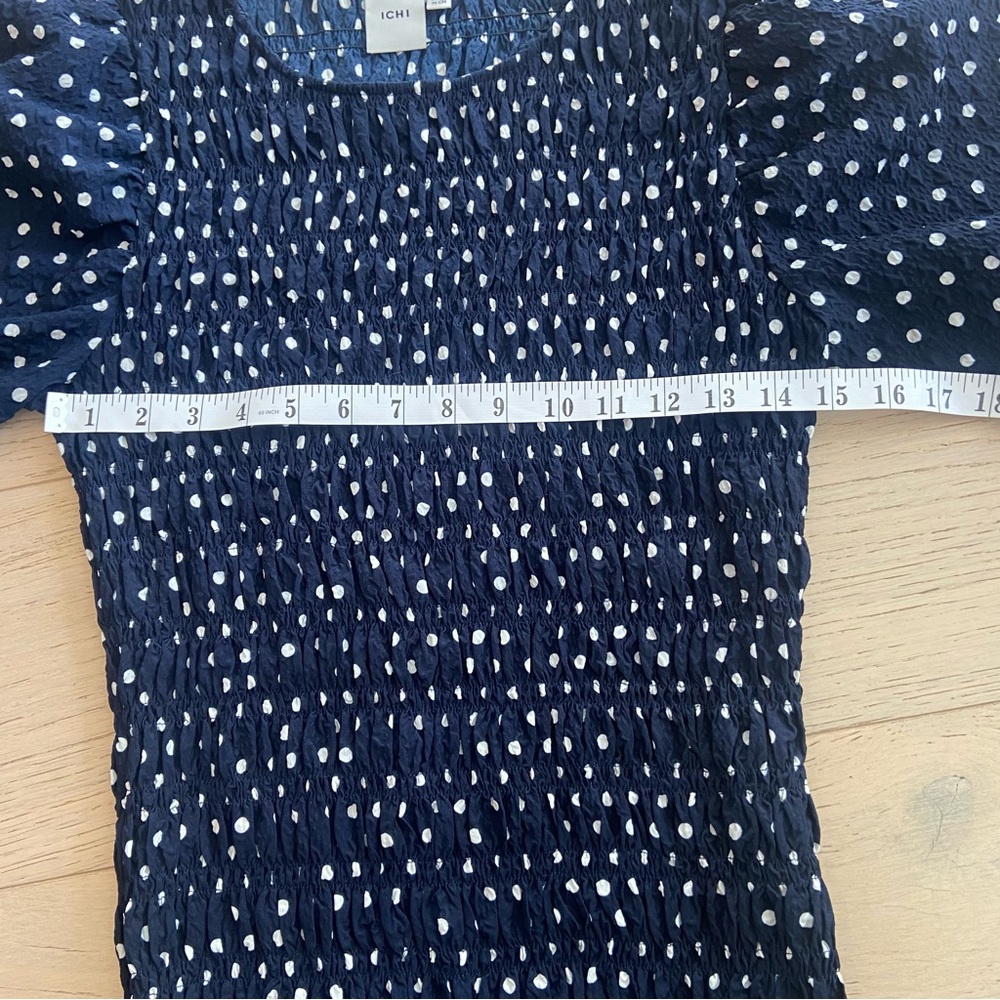 ICHI Danish Polka Dot Blouse Navy White Ruched Puff Sleeve Size 4 EUC - Picture 8 of 9